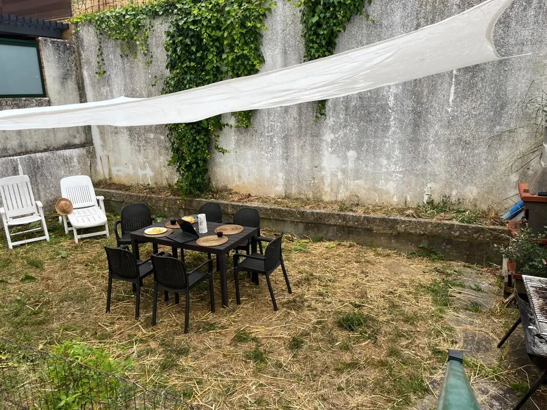 Welcoming single bedroom near Parque do Miño