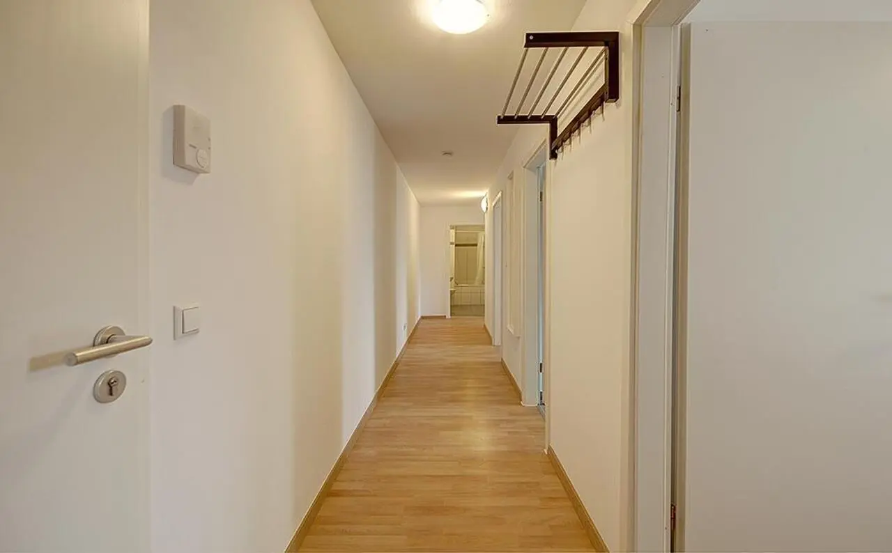 Homely single bedroom in Bad Cannstatt