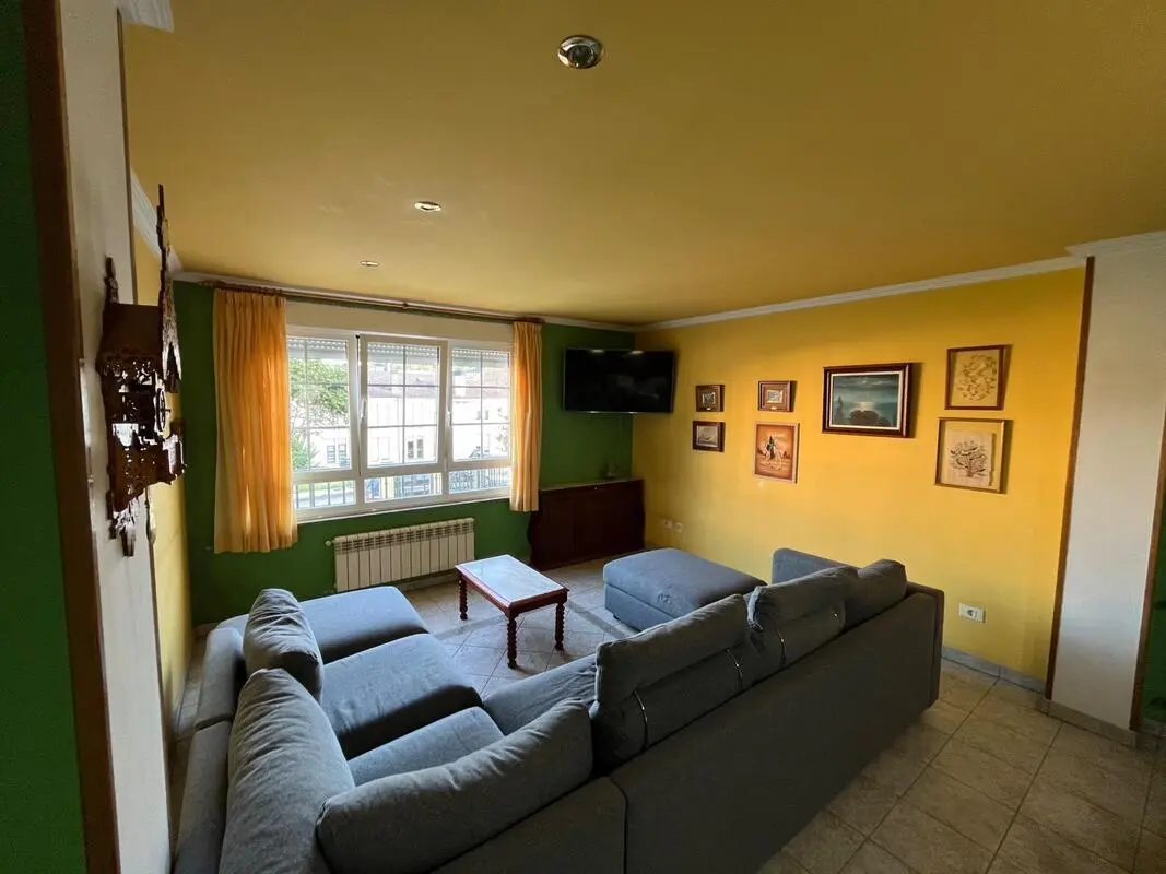 Pleasant single bedroom near Parque do Miño