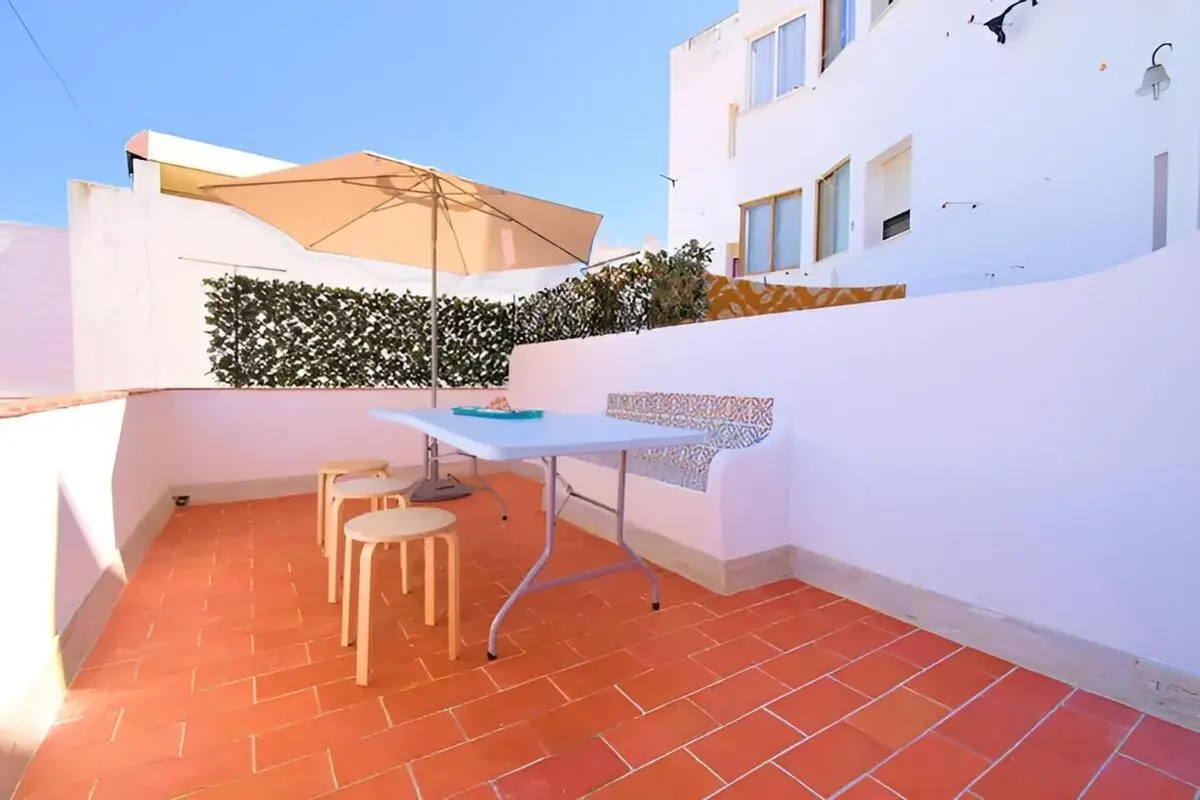 Astonishing 2 Bedroom Apartment with a terrace close to Peneco Beach