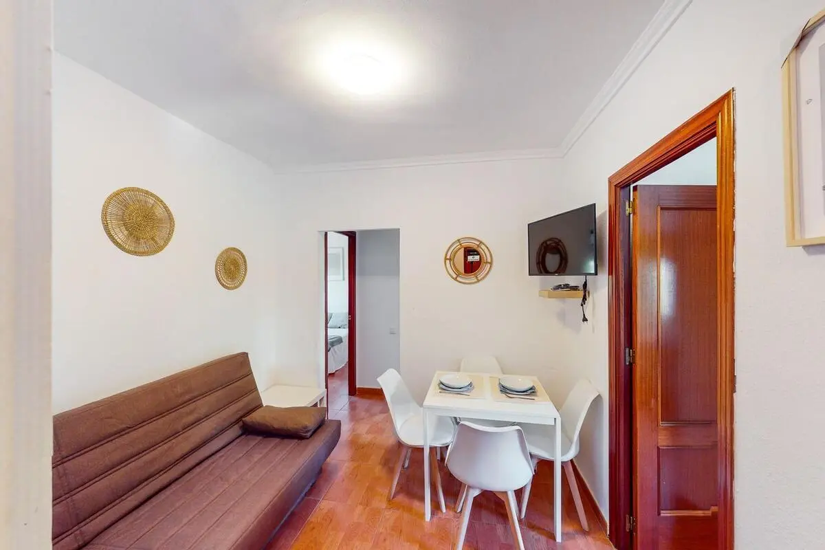 Appealing single bedroom with balcony