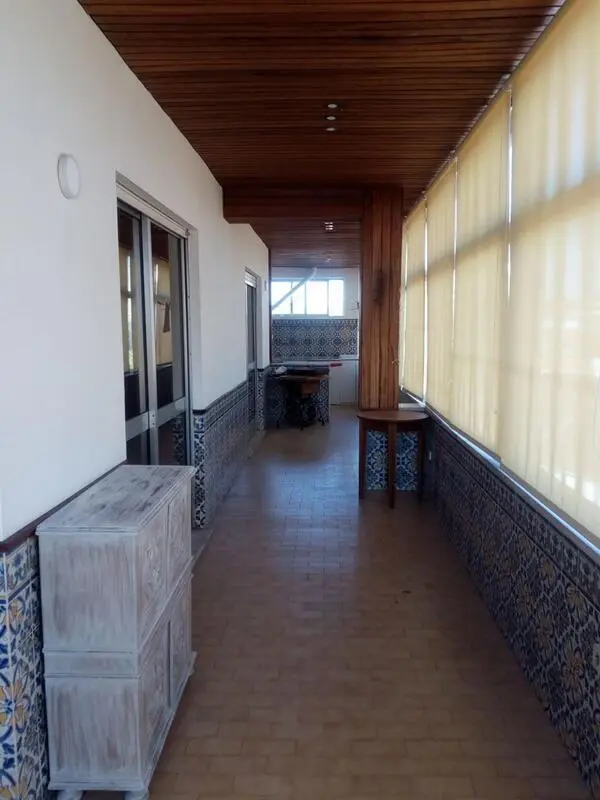 Spacious bedroom with 2 single beds in São Mamede Infesta