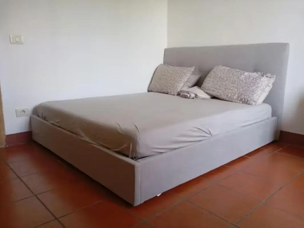 Spacious double bedroom with balcony very close to the Università di Perugia