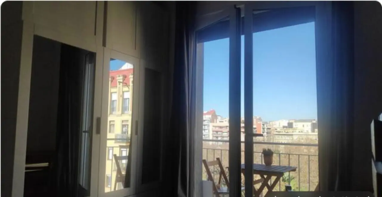 Cozy double bedroom with nice views, close to Sagrada Familia