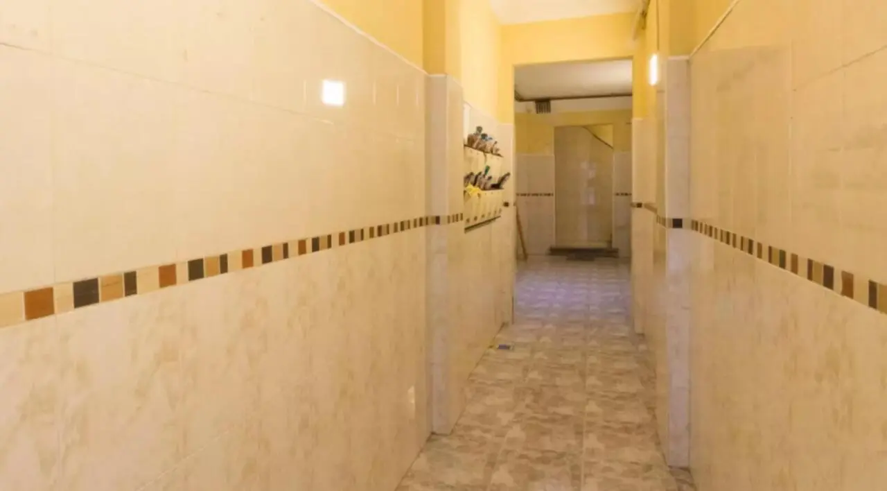 Nice single bedroom in a 3-bedroom apartment near Santa Eulàlia metro station