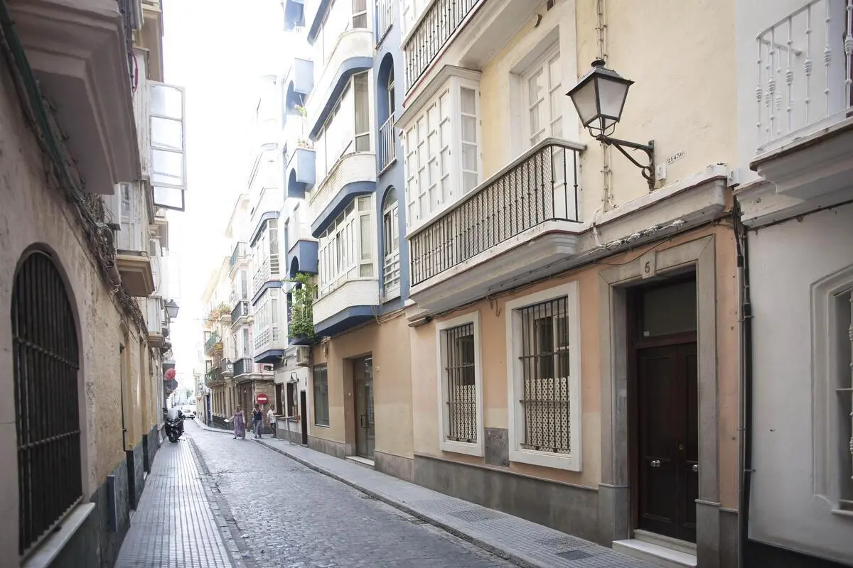 Urban 3-bedroom apartment near the Faculdad de Filosofía y Letras