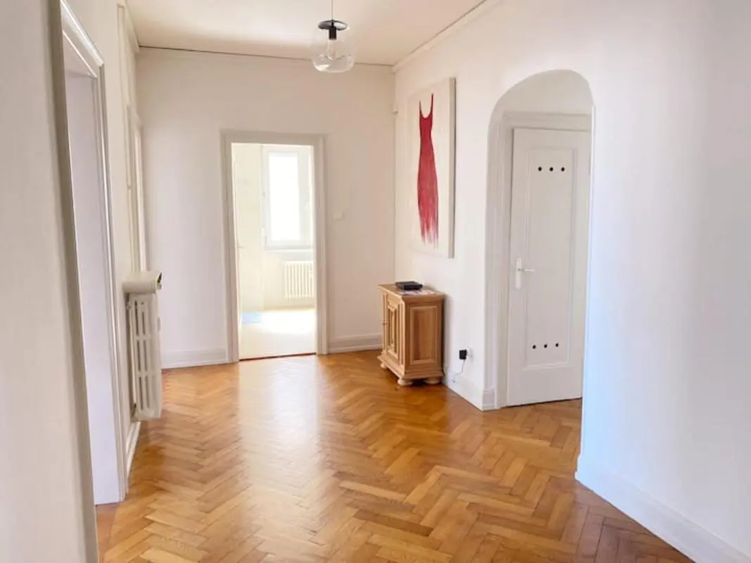 Grand double bedroom in Poincaré