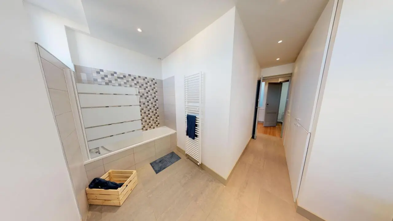 Enjoyable double bedroom in Hôtel de Ville - Quinconces