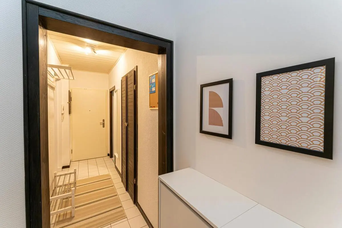 Bright single bedroom near the Rehbrücke train station