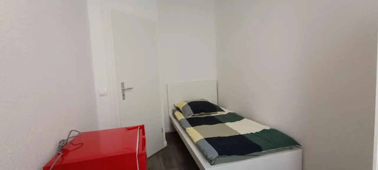 Neat single bedroom in the Phoenix W neighbourhood