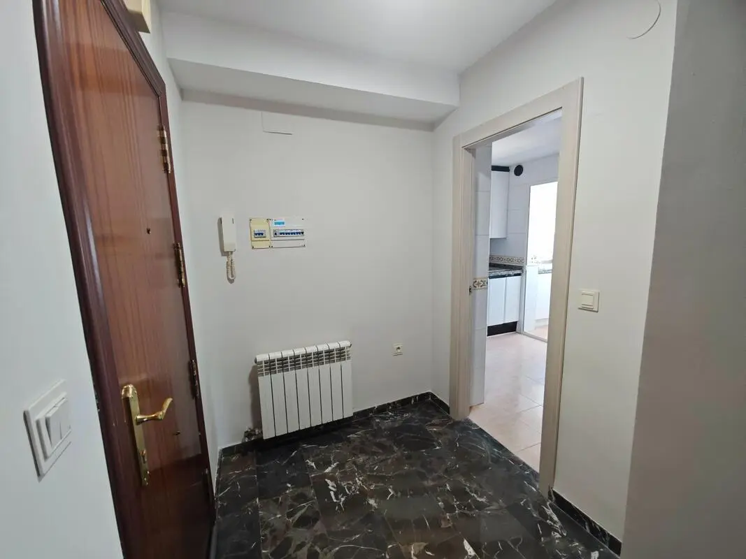 Welcoming double bedroom near the Granada train station