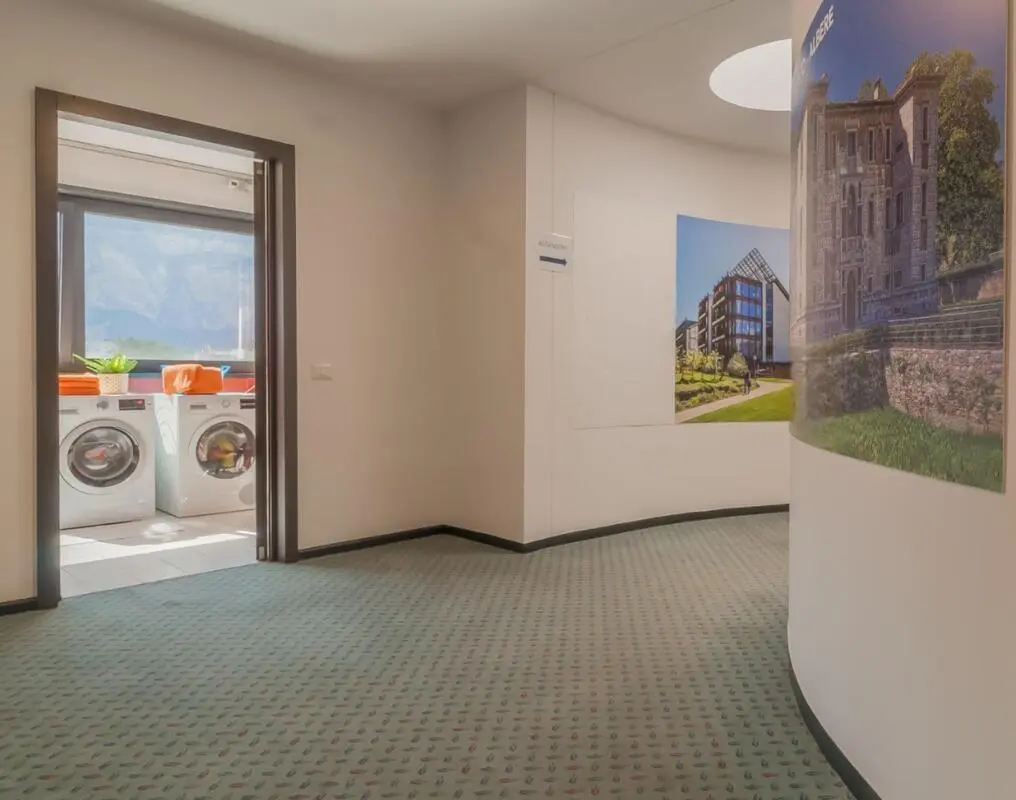 Ensuite single bedroom in a 25-bedroom building in North Trento