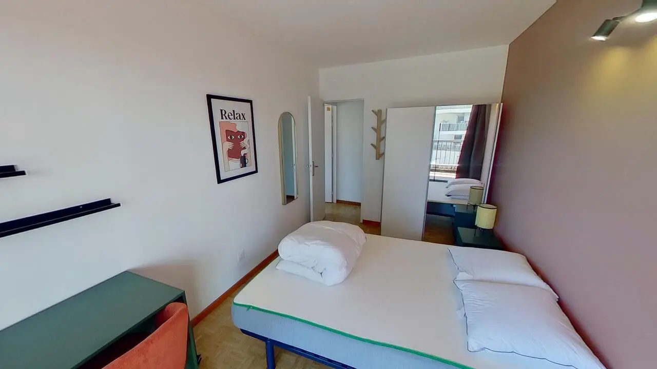 Charismatic double bedroom in the Saint-Charles neighbourhood