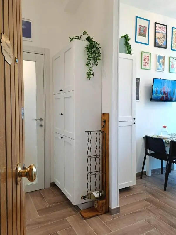 Double bedroom, with balcony, in 5-bedroom apartment