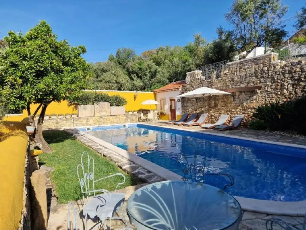 Tempting 1 Bedroom House with outside area close to Nabão River