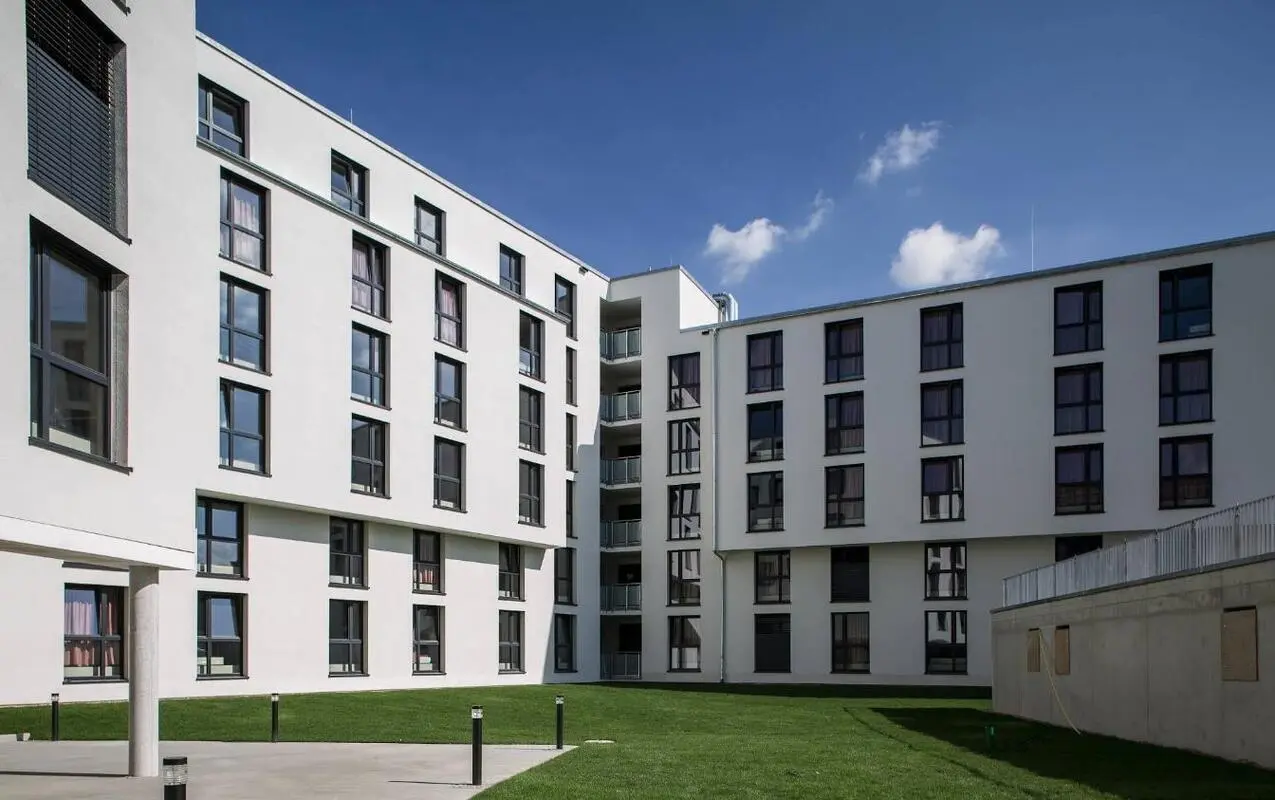 Stupendous double ensuite bedroom, in Reudnitz