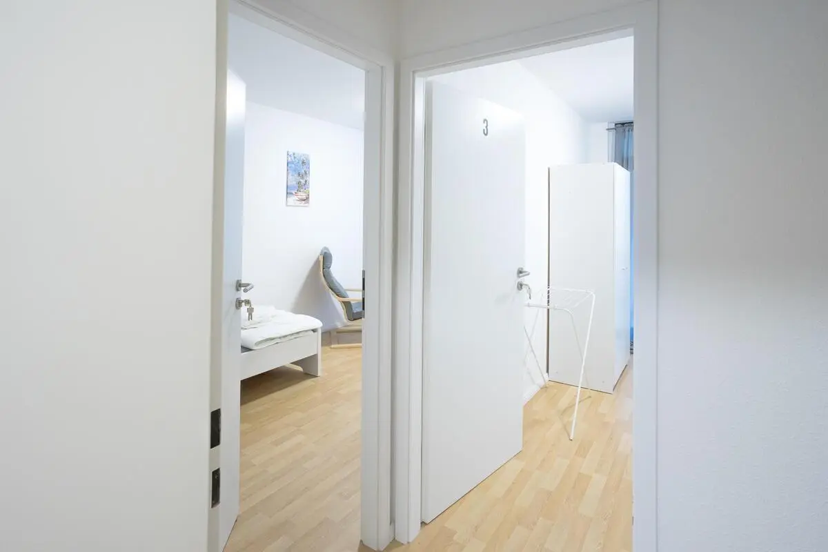 Cozy single bedroom in a 3-bedroom apartment near Elbruchstraße transport station