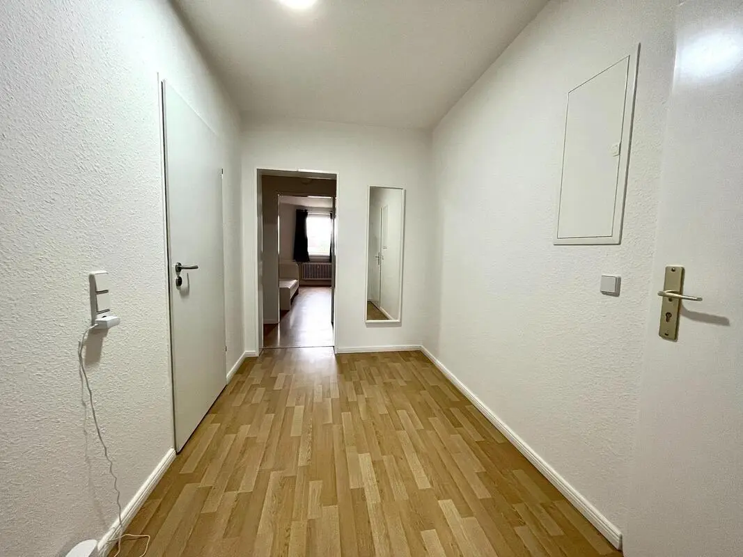 Snug single bedroom with balcony in Wersten