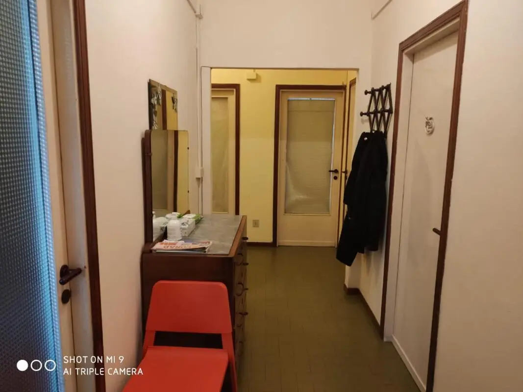 Single bedroom in 3-bedrooms shared apartment in Ancora