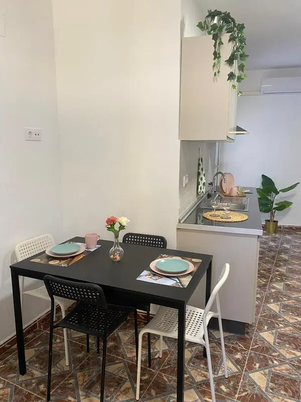 Double Bedroom In A 4-Bedroom Flat Close To Puerta De Purchena