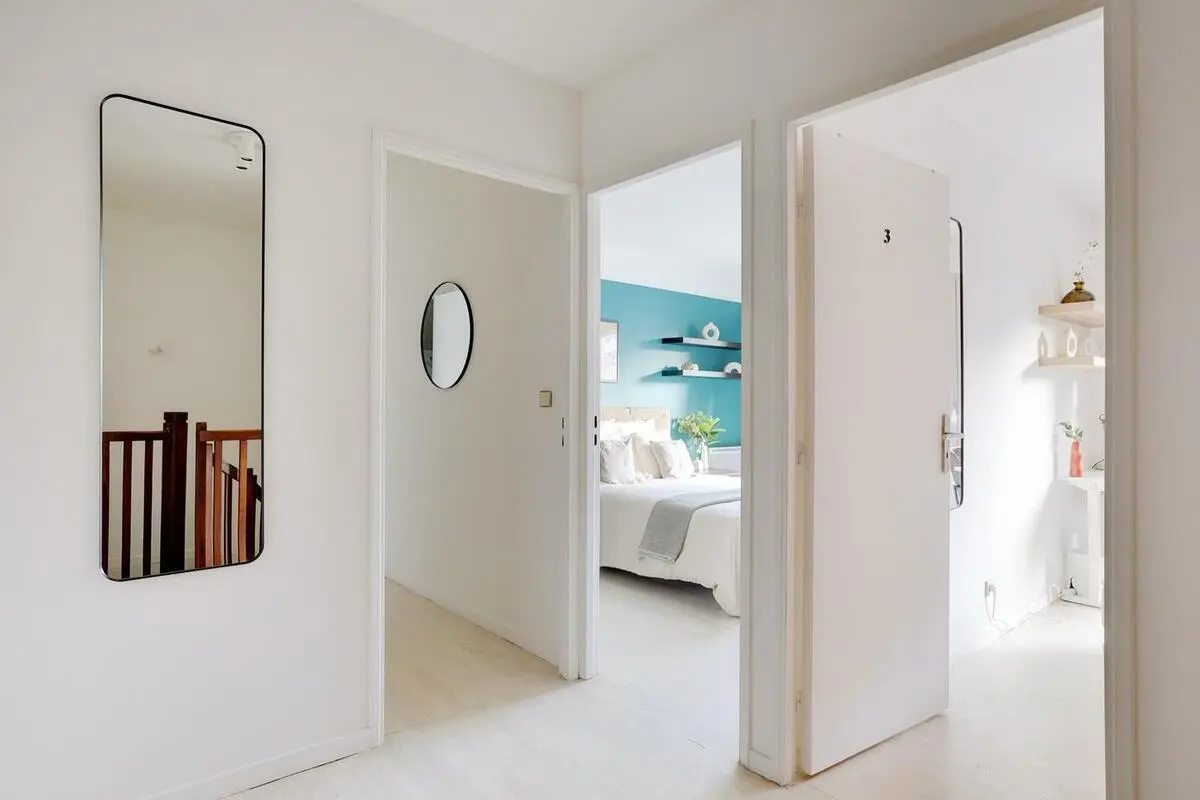 Colorful Bedroom of 10 m² in Boulogne-Billancourt