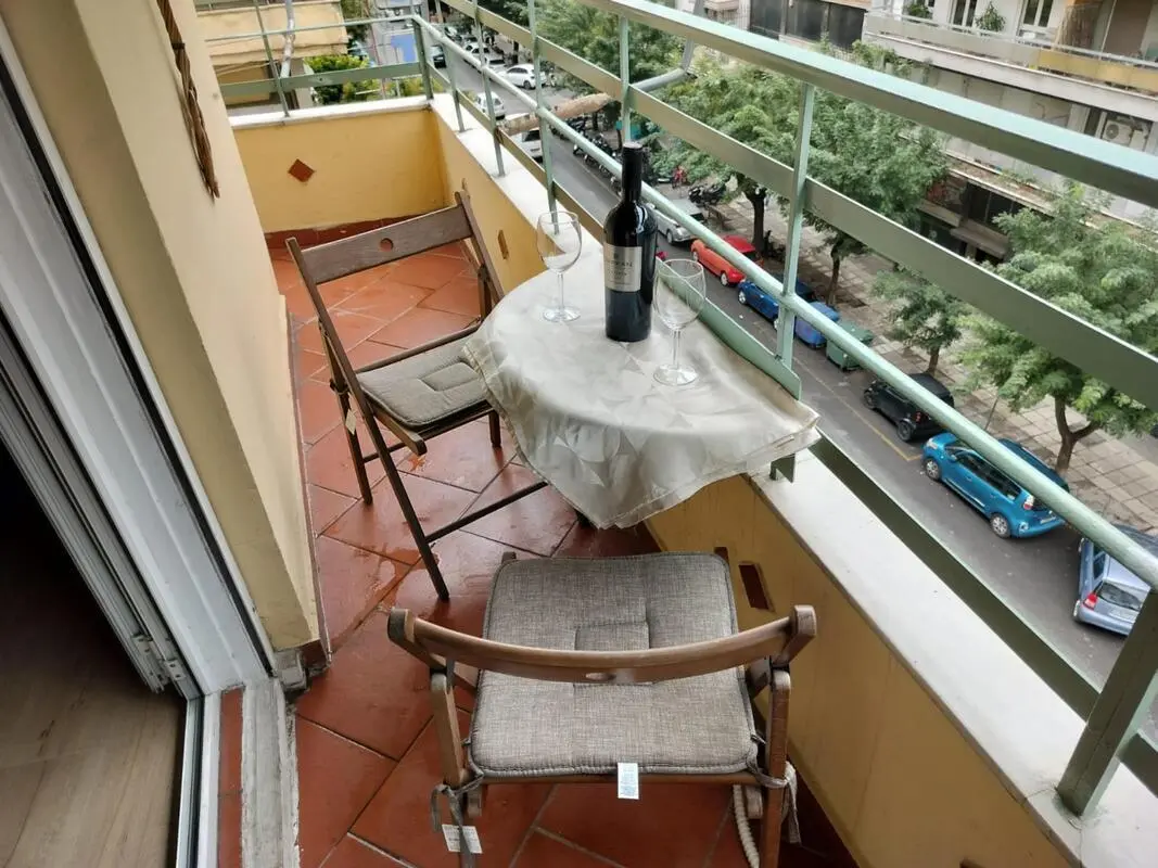 very appealing 2-bedroom apartment, in central Vardaris