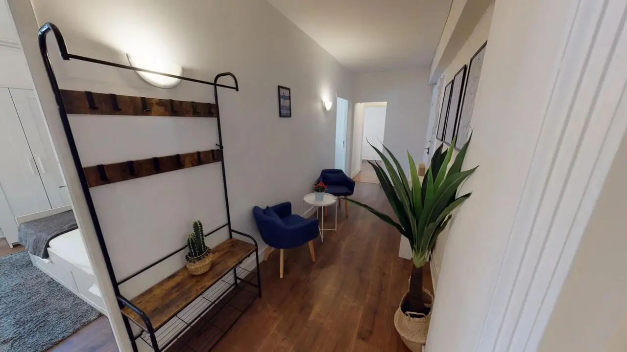 Excellent double bedroom near the Compans-Caffarelli metro