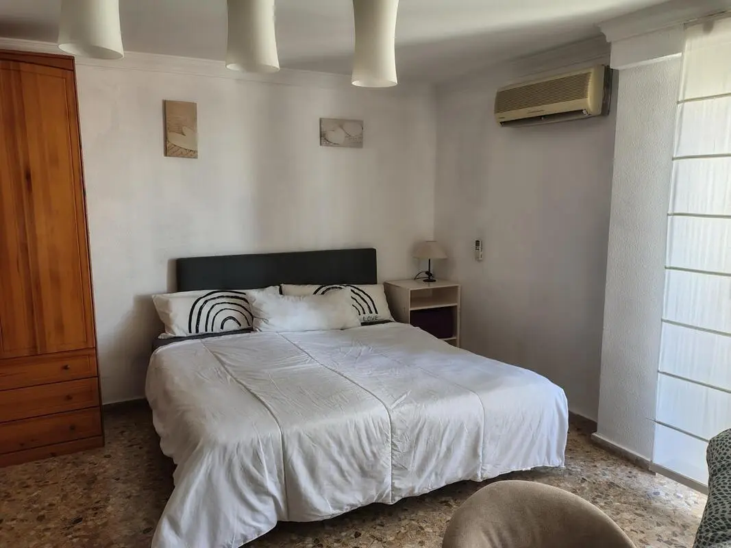 Comfy single bedroom in Mislata