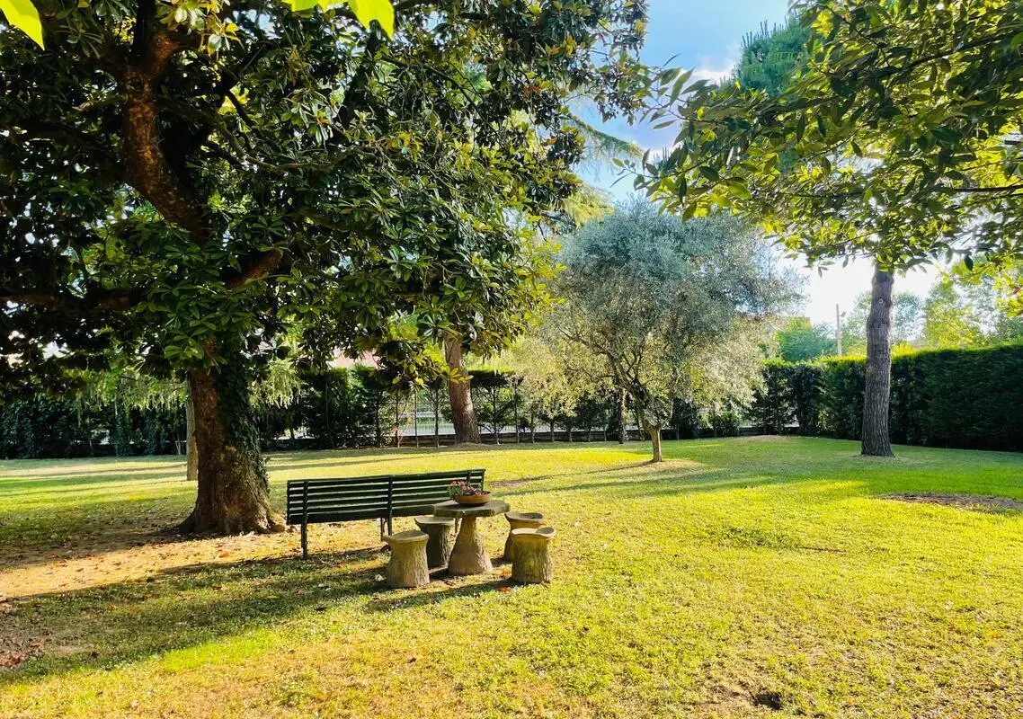 Single Bedroom in a beautiful Villa with outdoor area