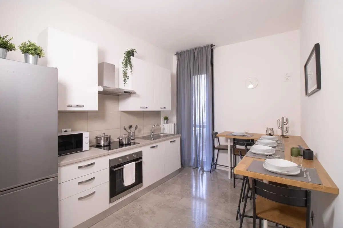 Tidy single bedroom in a 7-bedroom flat close to Campo Marzio