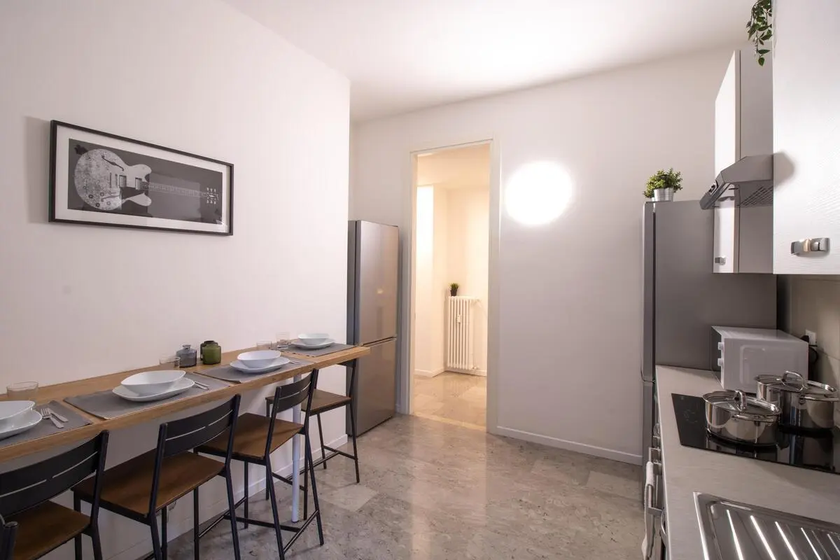 Pleasant double bedroom in a 7-bedroom flat near Campo Marzio