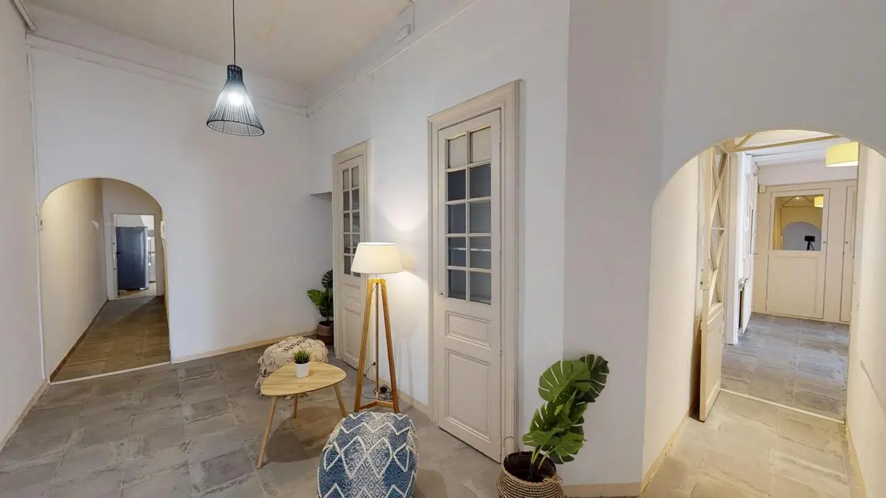 Inviting double bedroom in Gares