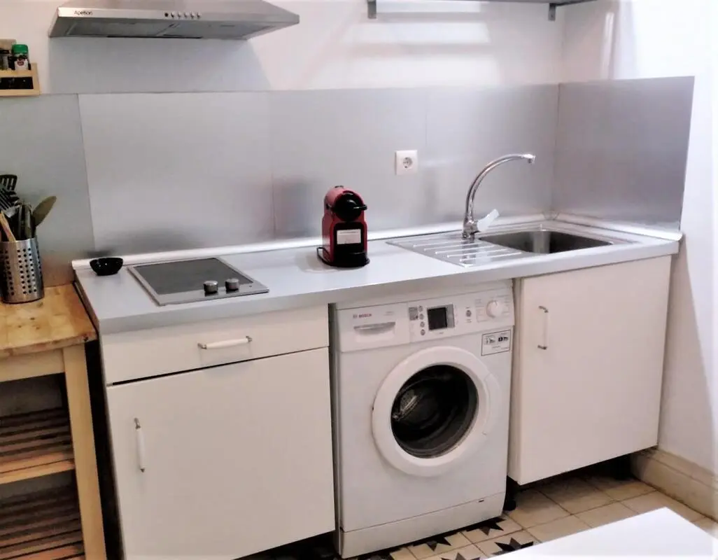 Tranquila habitación bien comunicada, cerca de todas las Facultades