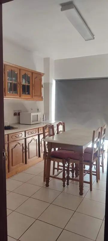 Single room with private toilet near Castelo Branco hospital