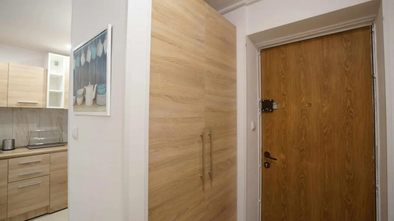 Pleasant single bedroom in shared flat near Park Źródliska I