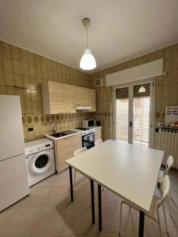 Inviting single bedroom in proximity to Bari Policlinico train station