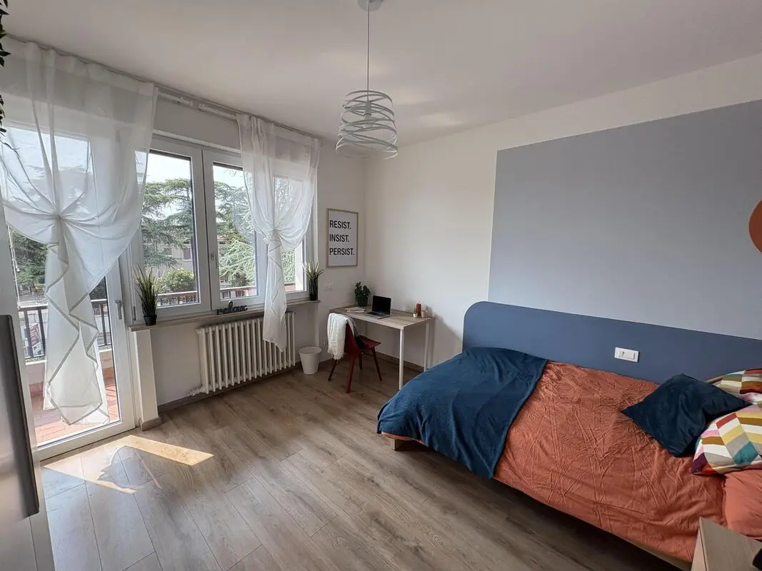 Brilliant double bedroom with a balcony, in Borgo Trento