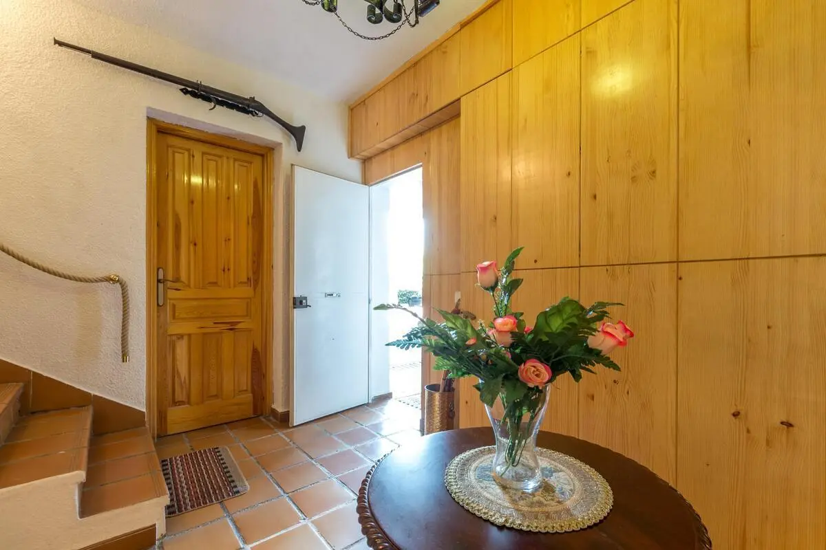 Single bedroom in a 5-bedroom house close to Universidad Europea de Madrid