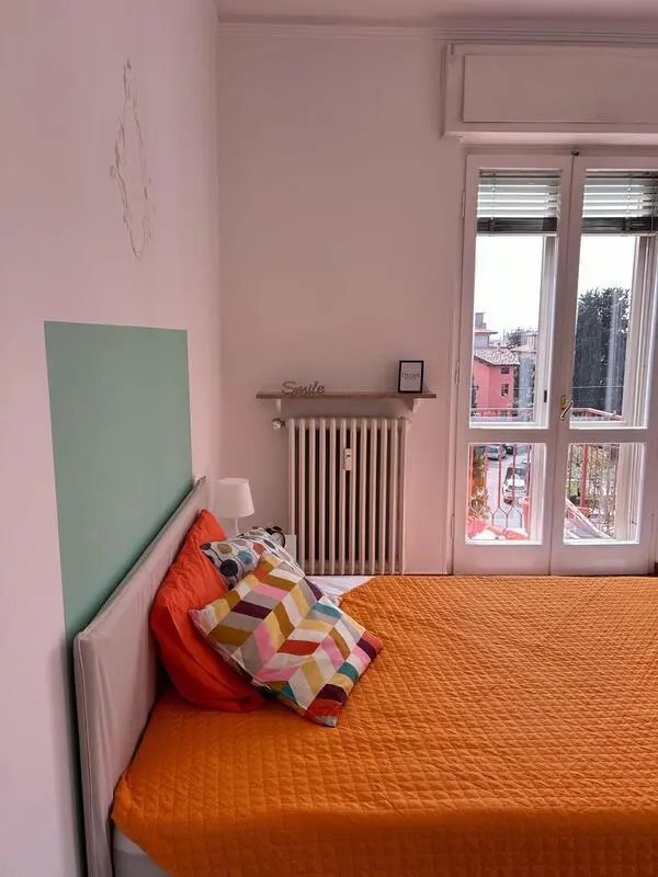Welcoming single bedroom in the Valdonega neighbourhood