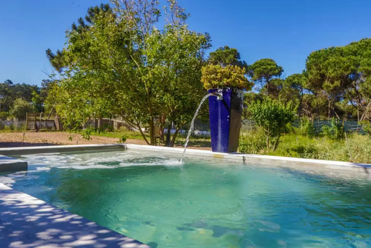 Irresistible 4 Bedroom House with a swimming pool close to Meco Village