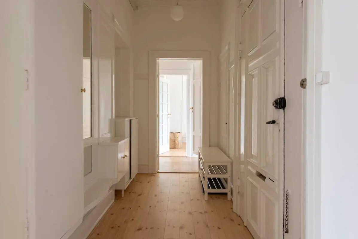 Bright double bedroom in Indre By