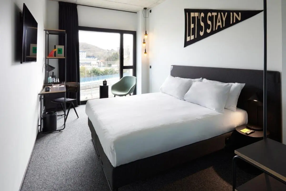 Inviting single ensuite bedroom in proximity to Deustuko Unibertsitatea Campus