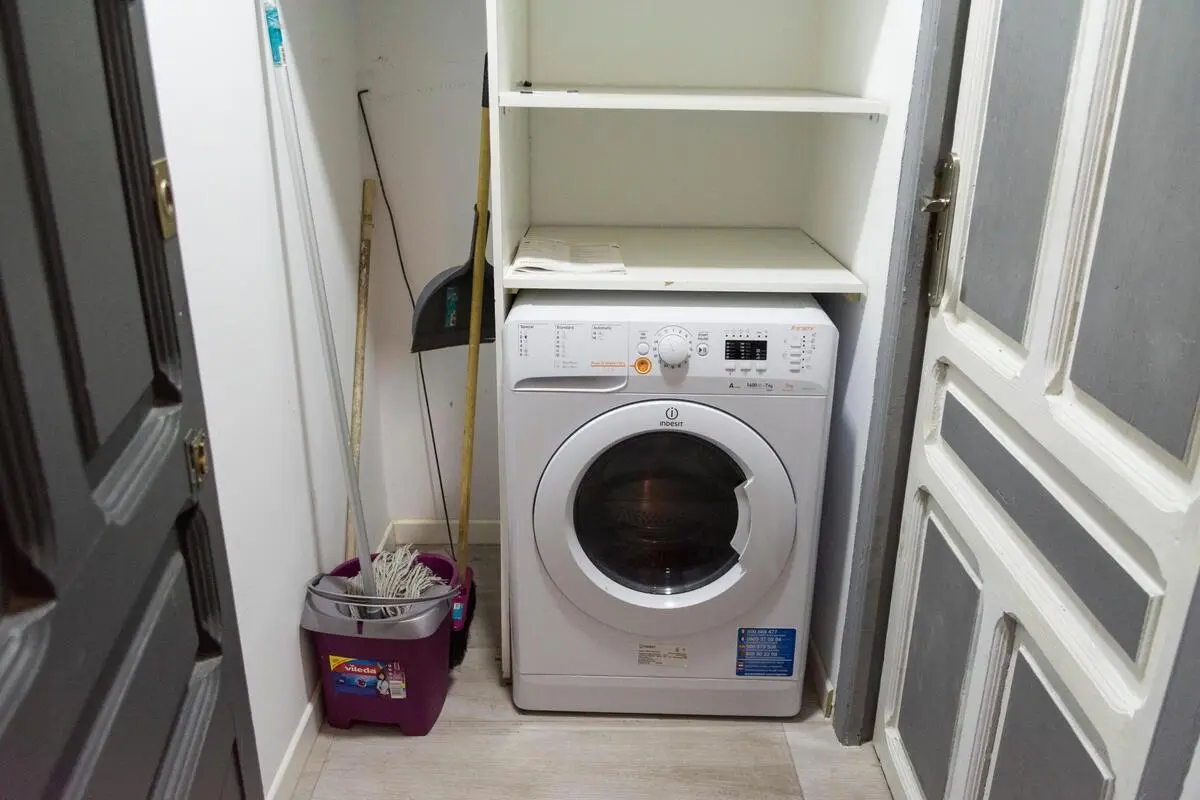 Neat studio in Embajadores