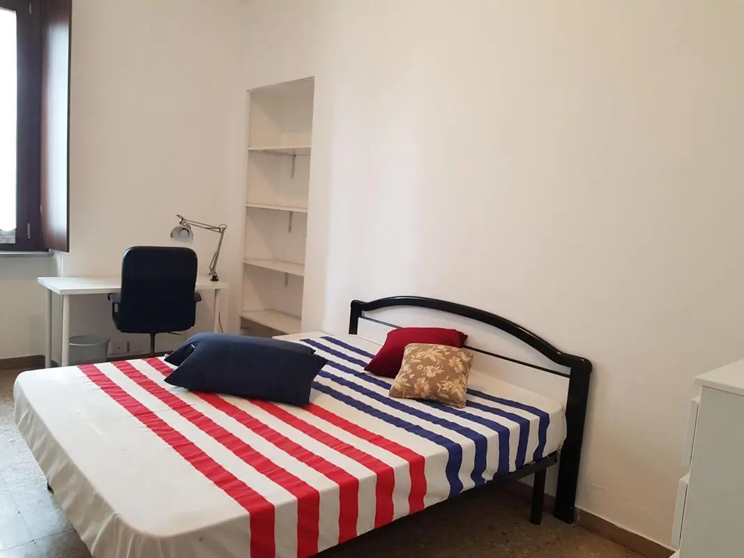 Spacious Single Bedroom in a Shared Apartment in Turin