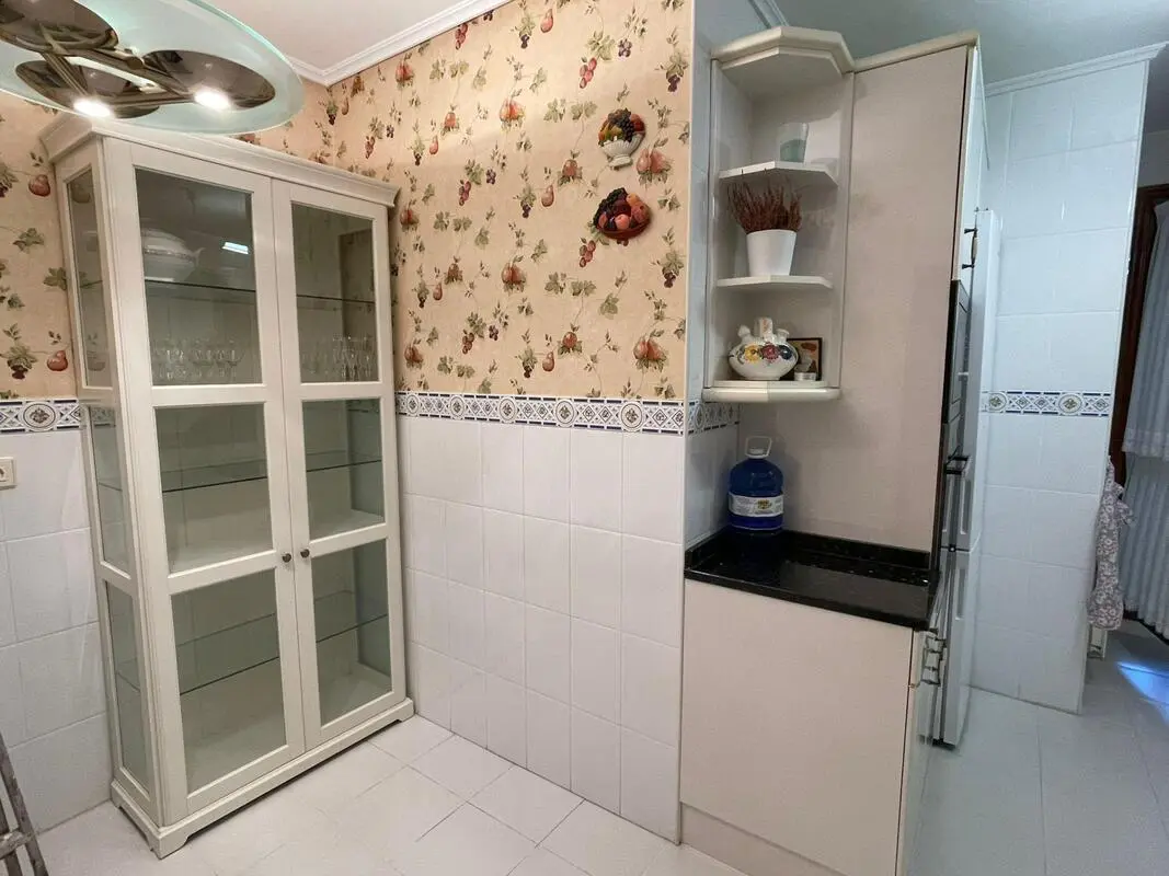 Beautiful double ensuite bedroom well connected to the city center
