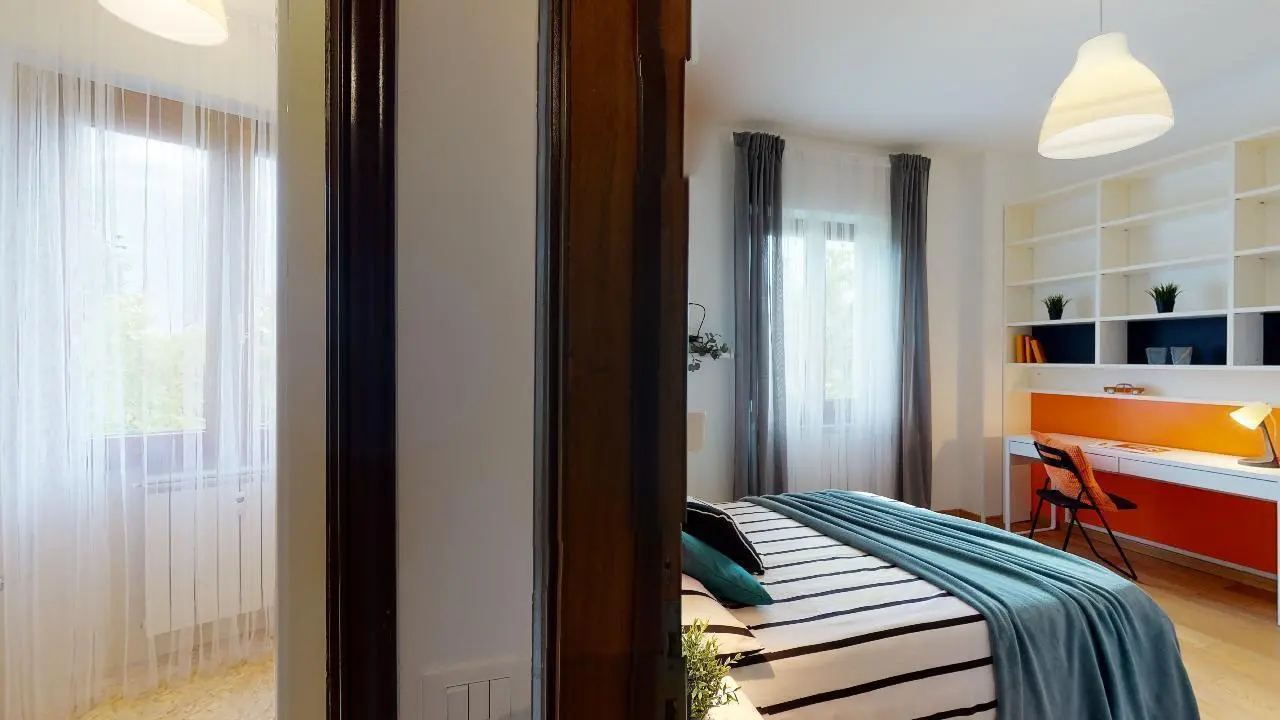 Big single bedroom in Mompiano