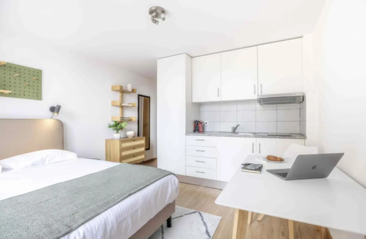 HH, Swiss, Lausanne, Saint-Laurent 33-35, n504