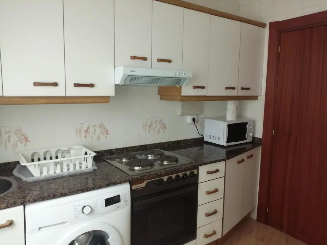 Neat double bedroom near the underground station "Etxebarri"