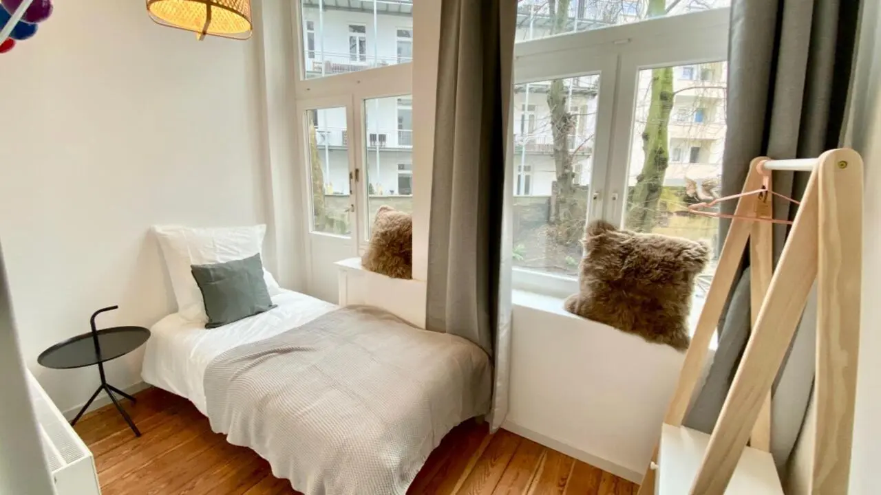 Bright double bedroom in the centre of Hamburg