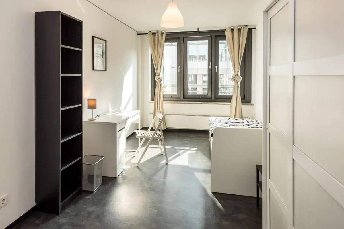 Sunny single bedroom in Bahnhofsviertel